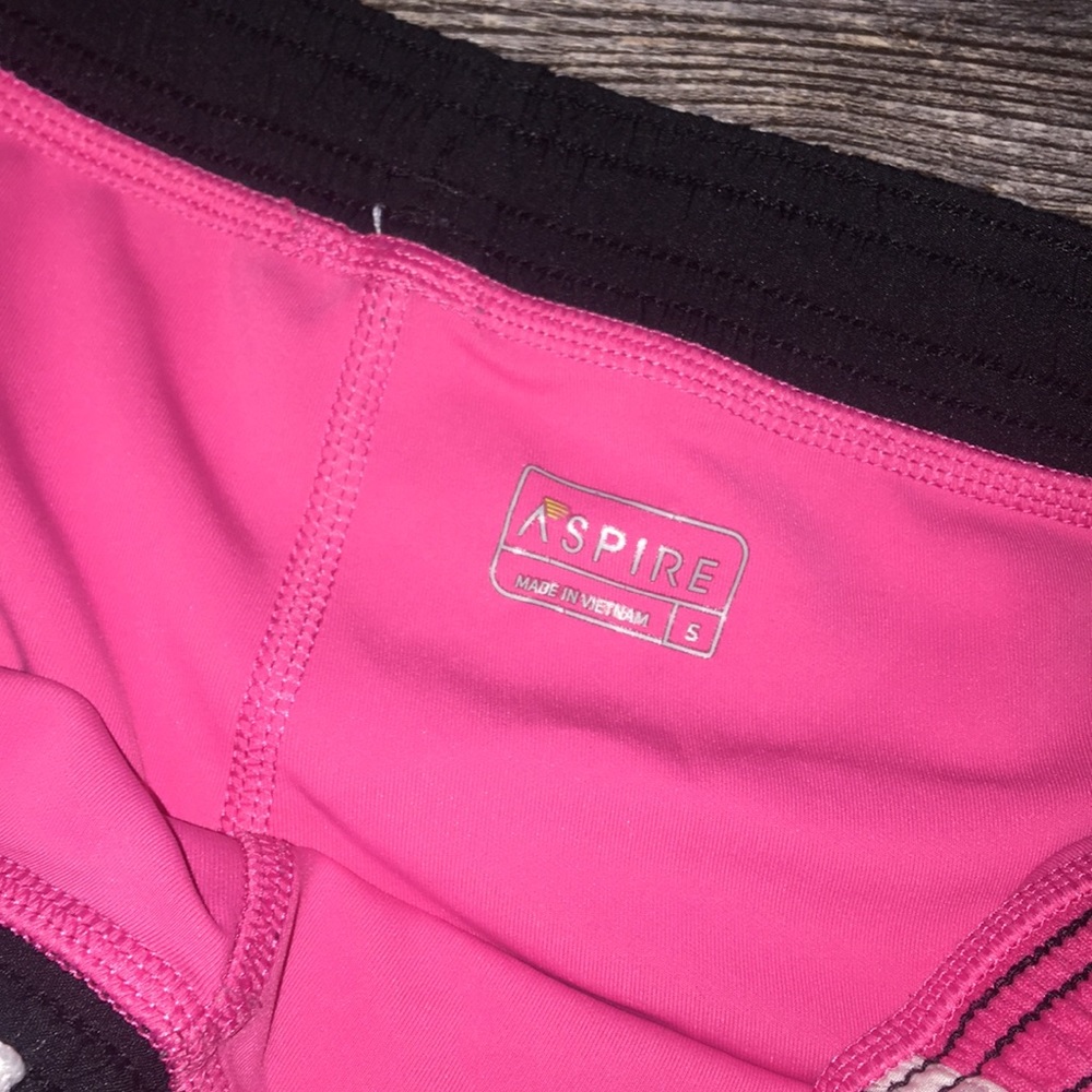 🌸Running Shorts🌸 - Picture 4 of 5